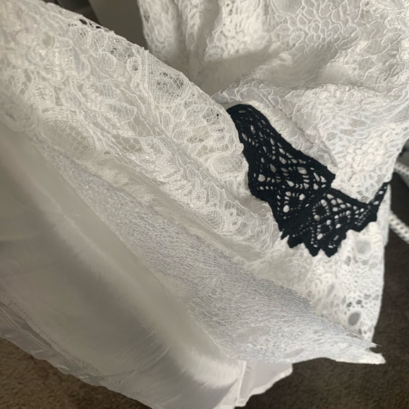 Lace formal dress NEW condition - Picture 8 of 8